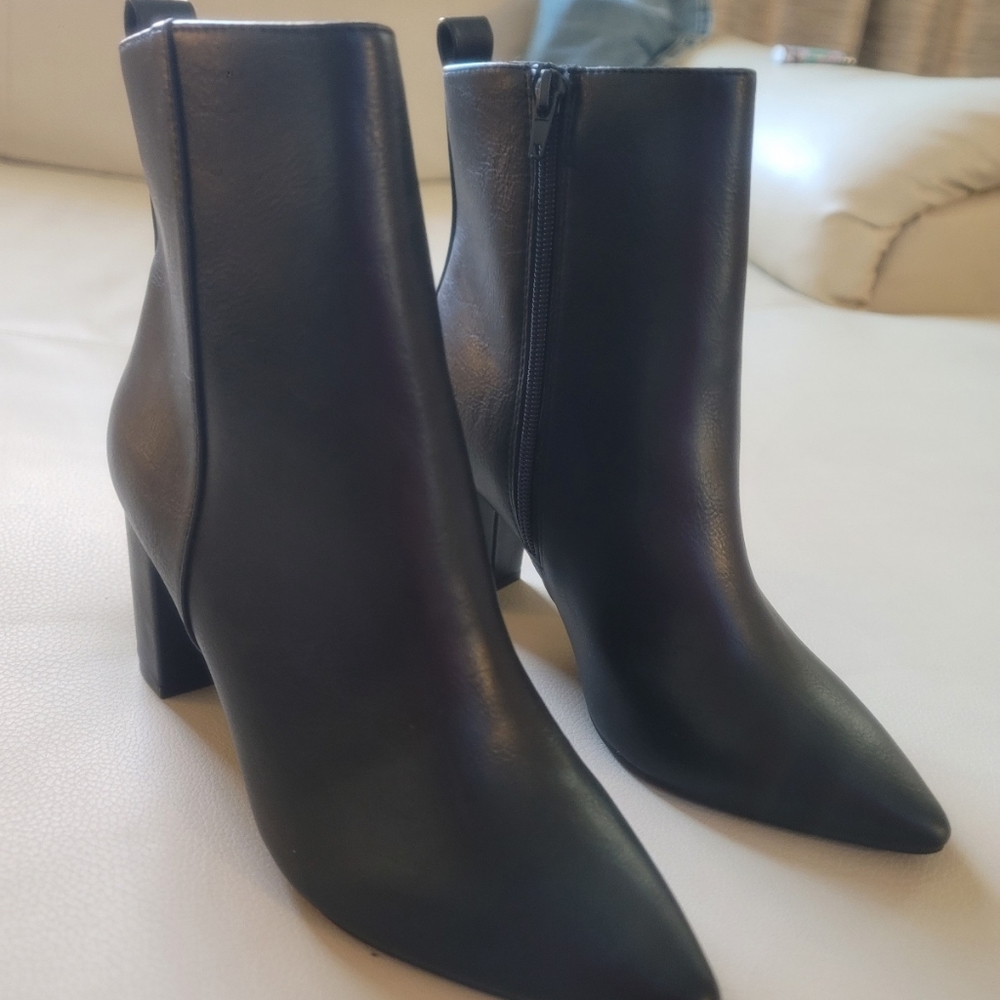 Black Just Fab boots size 9.5
